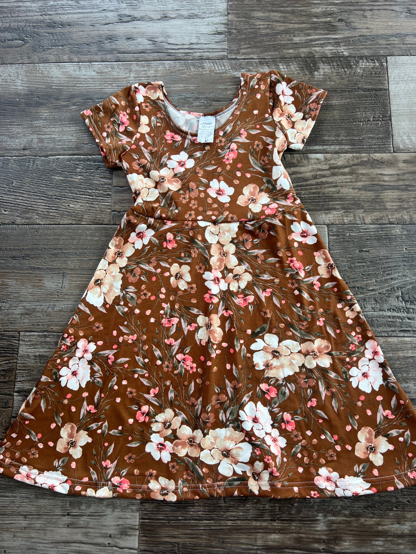 Size 6 short sleeve brown beautiful floral dress